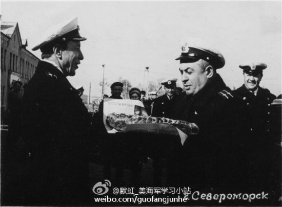 团长Dudarenko(左)和Pliev中校（中）