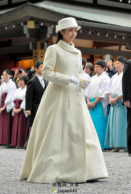 日本最美公主佳子参加入学典礼 穿套装颜值爆表