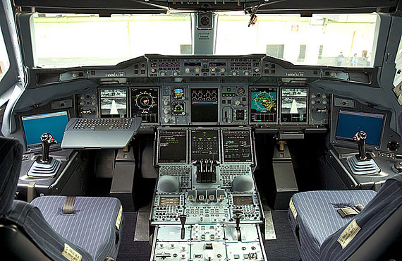 图文:a380飞机驾驶舱