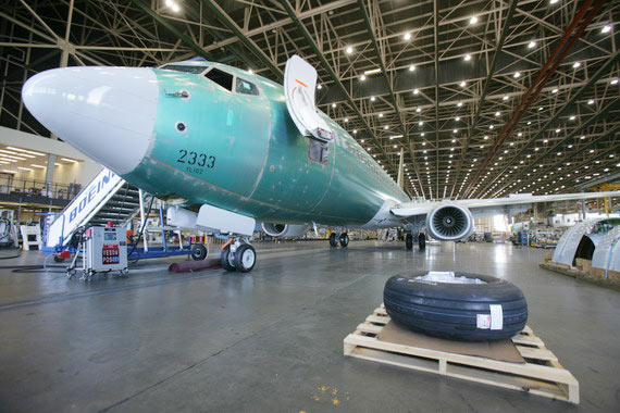 航空新闻 波音787飞机下线 正文  波音将向全球观众播送787梦想飞机的