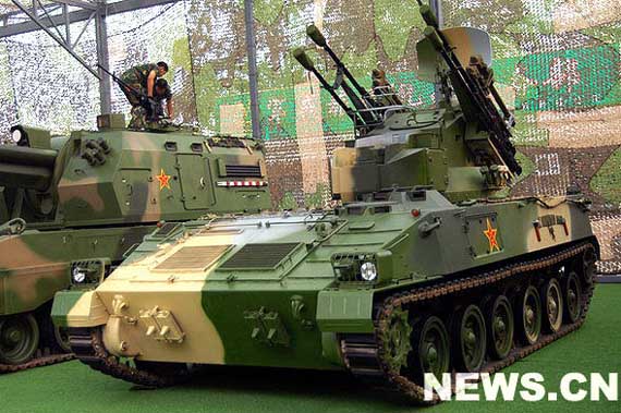 图文国产新型自行高射炮
