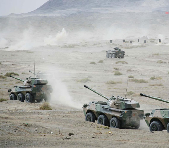 图文解放军轮式100毫米突击炮群将参演