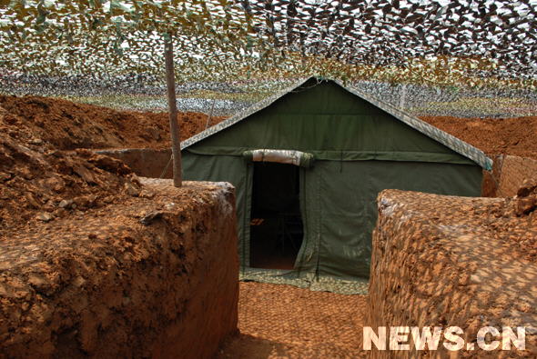 组图:工兵构筑战场指挥所_新浪军事_新浪网