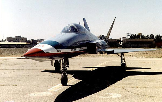 伊朗开始批量生产国产闪电战斗轰炸机(组图)