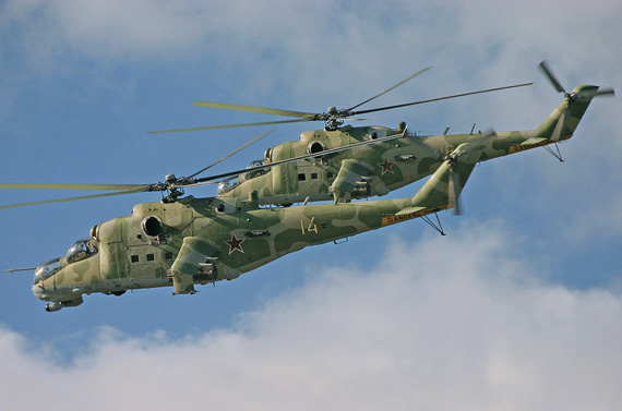 俄军米24攻击直升机机群首次亮相上合军演