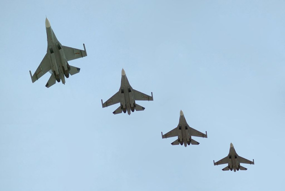 东海舰队海航新型战机群形成全天候作战能力