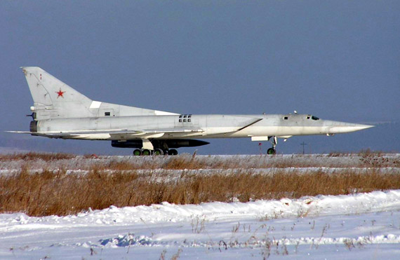 俄空军将装备可携带核导弹图-160轰炸机(组图)