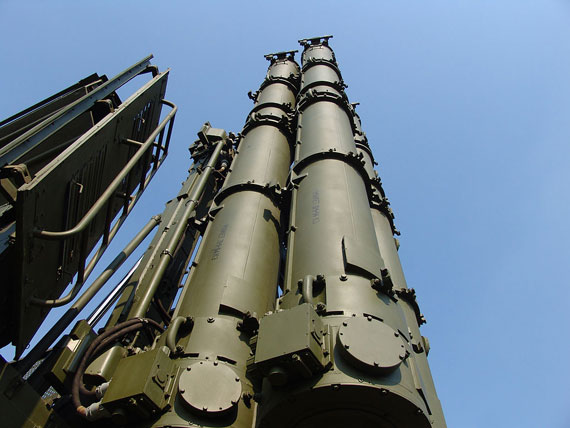 图文车载型俱乐部m系统导弹发射筒特写