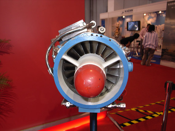 图文:md120小型涡扇发动机进气口特写