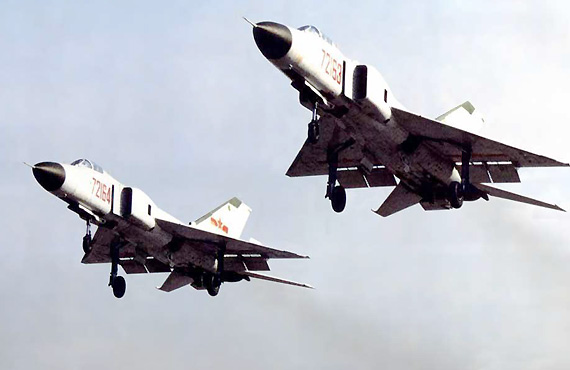 图文:歼-8ii双机编队起飞