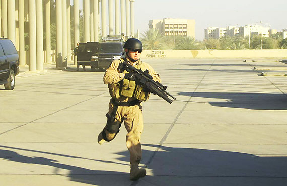 图文黑水保安公司雇员