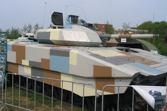 丹麦陆军接收首辆cv9035装甲步兵战车(组图)