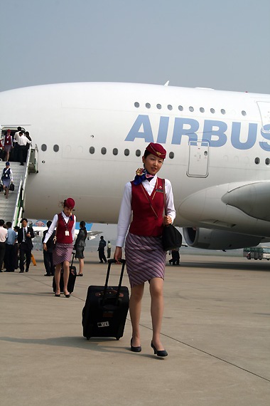 图文:南航a380乘务员跟机返回