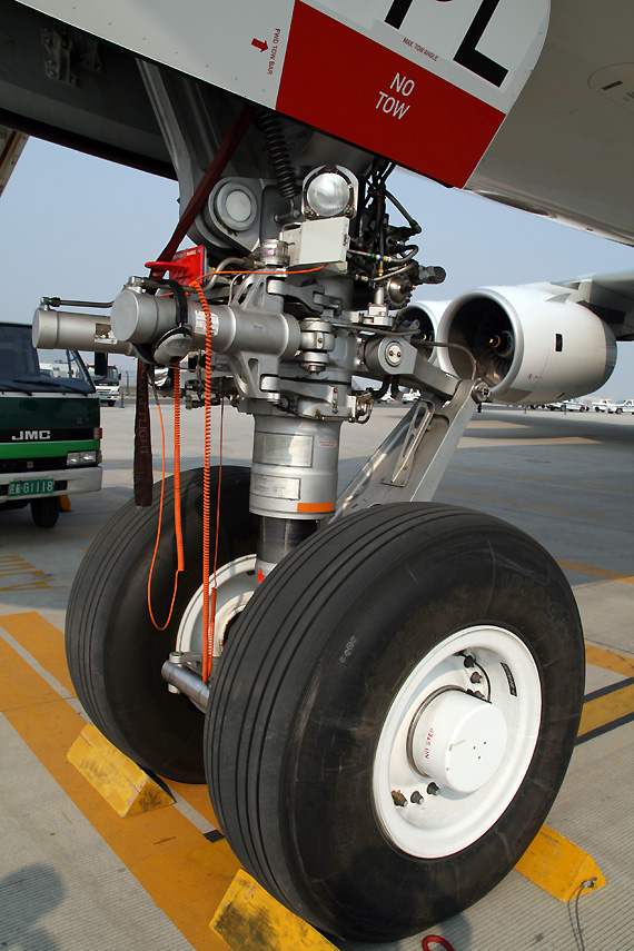 图文a380前起落架