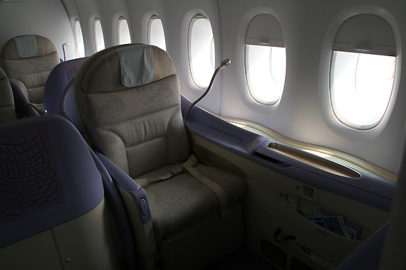 737800头等舱座椅图片