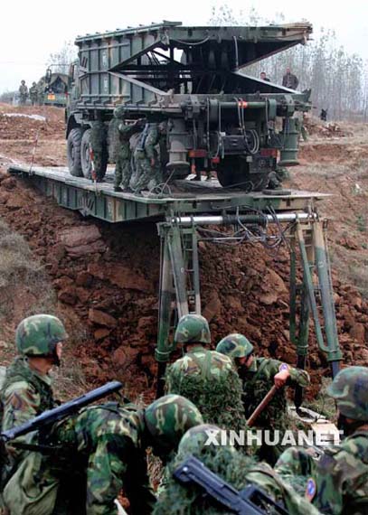 组图:解放军铁拳2007军演实施作战部署_新浪军事_新浪网