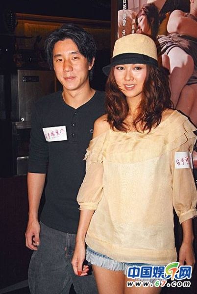 　　05年合作电影《早熟》，06年薛凯琪生日前，被踢爆到日本展开六天五夜偷情之旅，恋情正式曝光。　　07年情人节前夕，薛凯琪被拍得与方大同购物交换情人节礼物，但一直否认恋情。