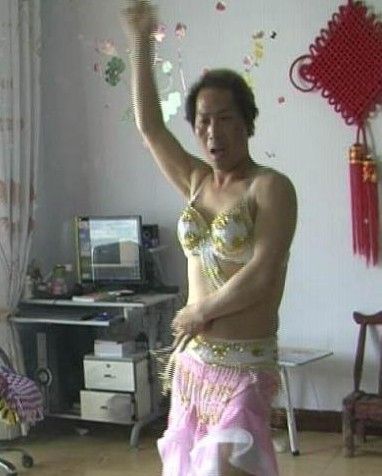 河南反串男子隆胸