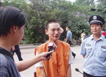 为筹整容款大姐