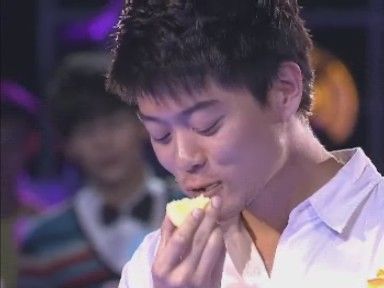 《非常完美》卓尔直呼表白 凯丰给力热吻