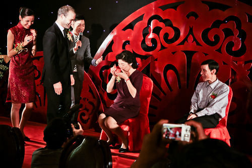 linda携老公体验中式婚礼