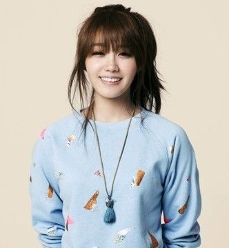 A Pink郑恩地澄清整容传闻。