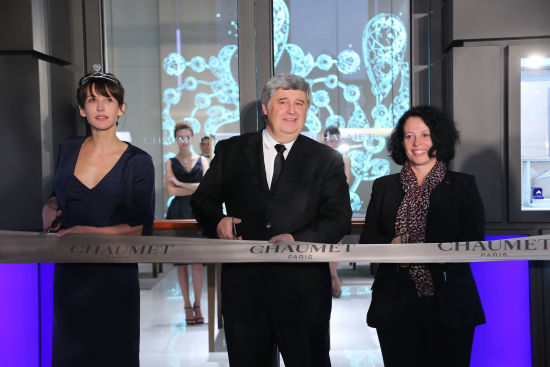 苏菲玛索为新店开幕剪彩