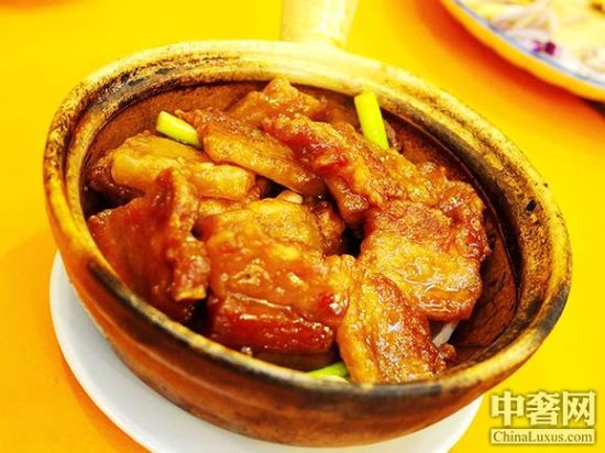 花肉煲香脆可口，完全没有肥腻口感。