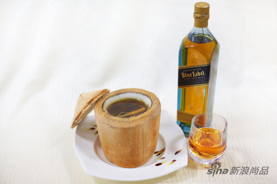 原味椰盅人参鹿茸煲乌鸡