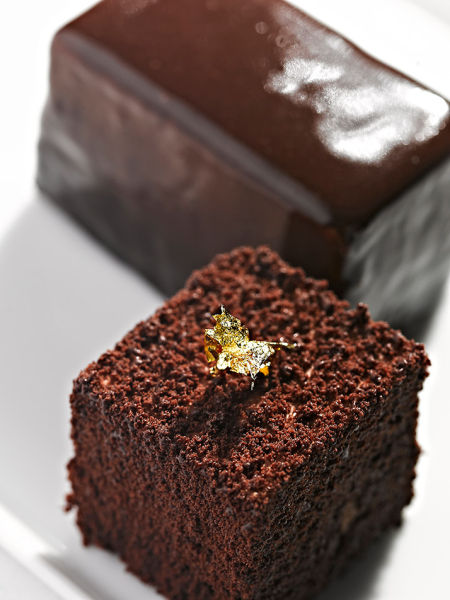 奢华浓郁的软心巧克力甜品