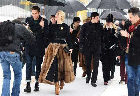 点击图片进入下一页