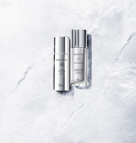 (左) 全新Diorsnow迪奥雪晶灵透白亮采祛斑修复精华露