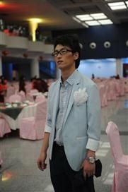 浅蓝色西装外套