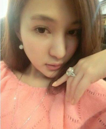 话题女王郭美美。
