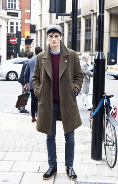 欧美潮男如何搭配呢大衣
