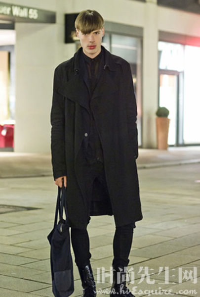 欧美潮男如何搭配呢大衣