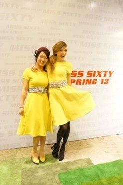 品牌VIP与俏皮模特twins合照