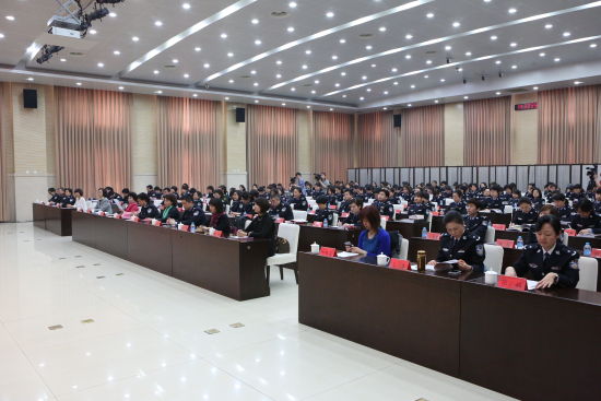 2013“知女健康行”三八节走进首都公安女警特别活动现场