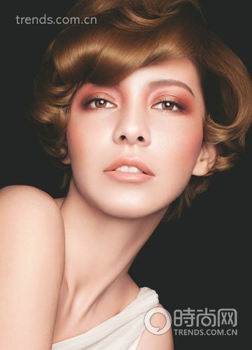 动点小心思 黑色烟熏过时了