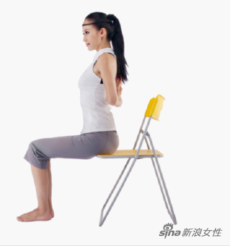 手掌翻转至指尖向上