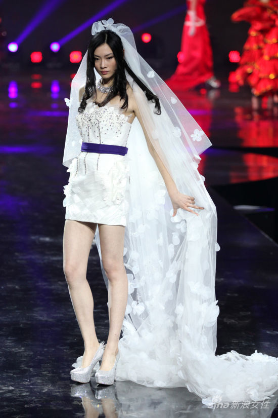 在实穿性的基础上，兼顾装饰性与趣味性