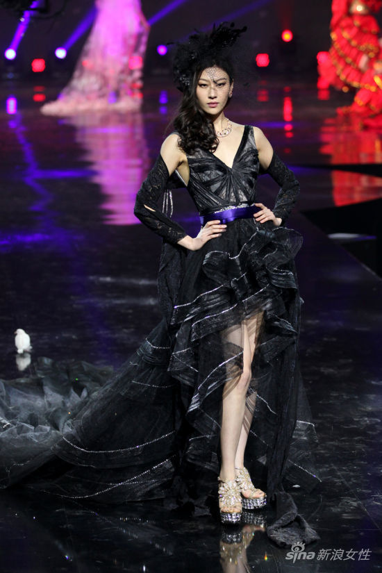 中国女鞋跨越时空的新贵之旅在这里进入了高潮