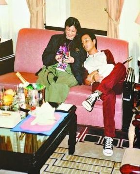 哥哥生前和陈淑芬并肩作战，两人情如姐弟。