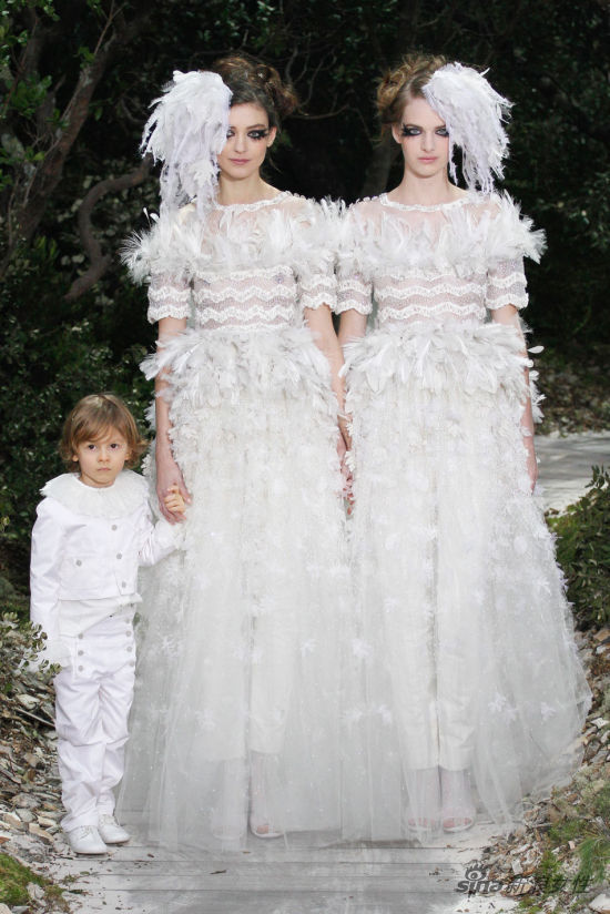 香奈儿高定举行拉拉婚礼