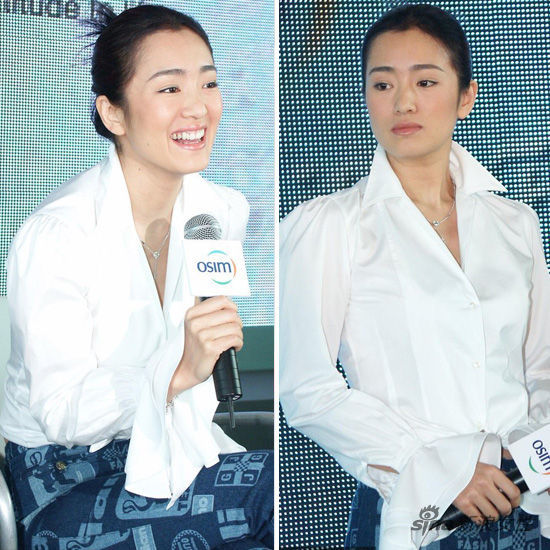 简单低胸白衬衫+牛仔裤休闲装扮