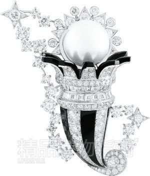 　　星座套装巨蟹胸针/Van Cleef & Arpels