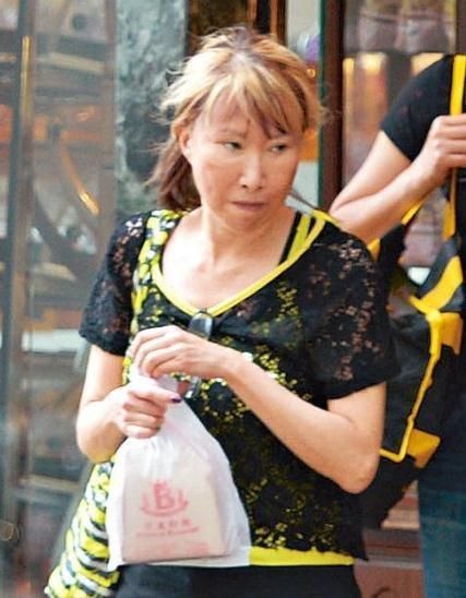 最近上街的李华月李华月曾演三级片《血恋》