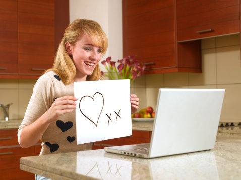 单身男女为啥爱选择征婚网站