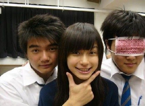 Angelababy旧素颜照曝光酷似凤姐 被指整容失败