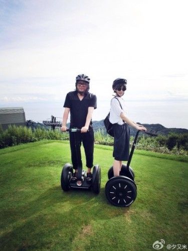 高晓松与妻子日本游玩